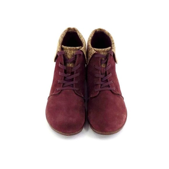 Clarks Suede Ankle Boots Size 9.5 Red Burgundy Sock Collar Lace Up - Picture 6 of 7